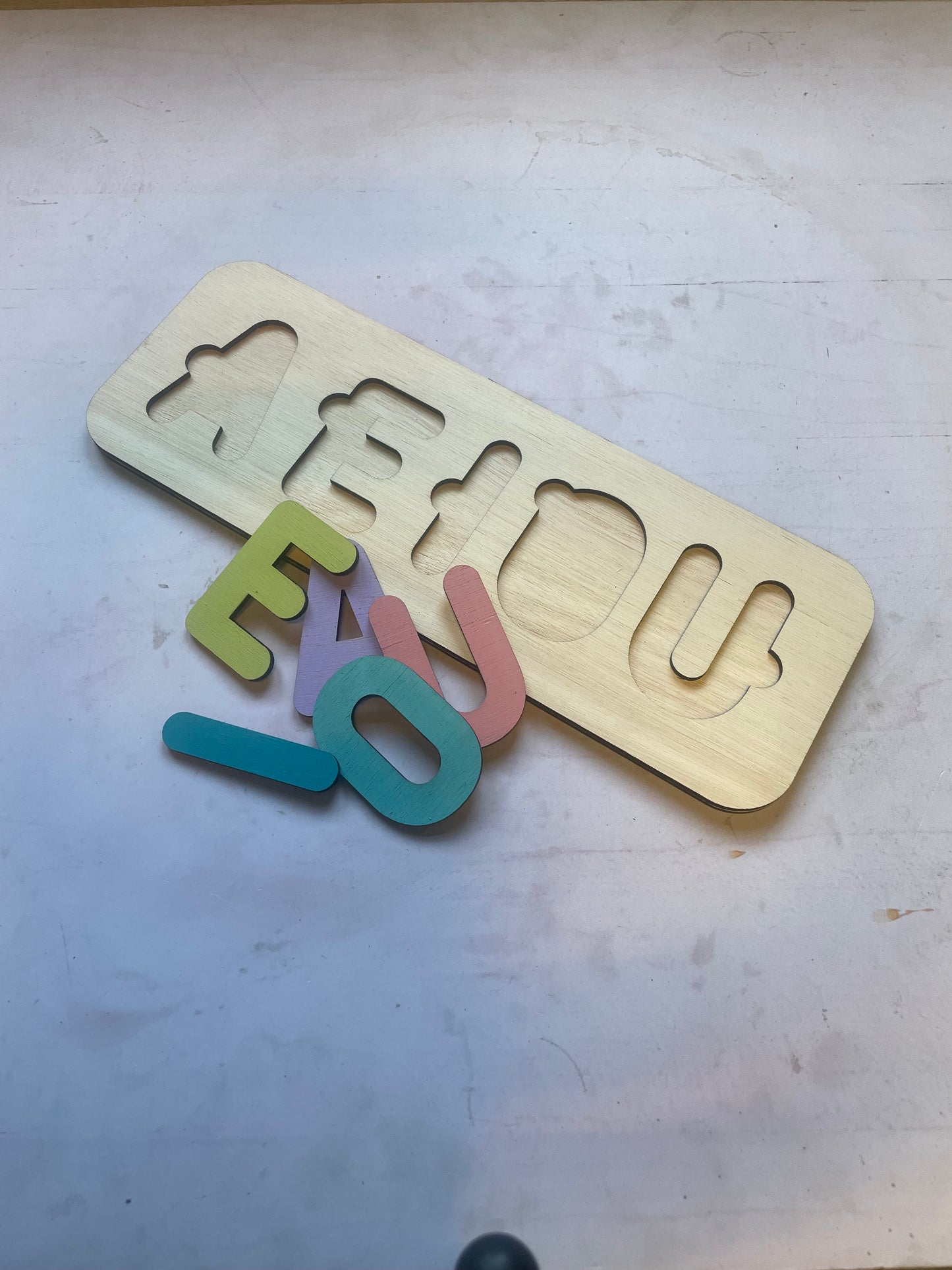 Juego de vocales madera para encajar