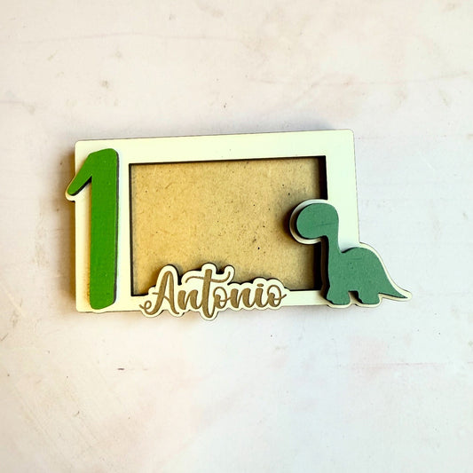 Imán portafoto recuerdo cumpleaños de dinosaurio