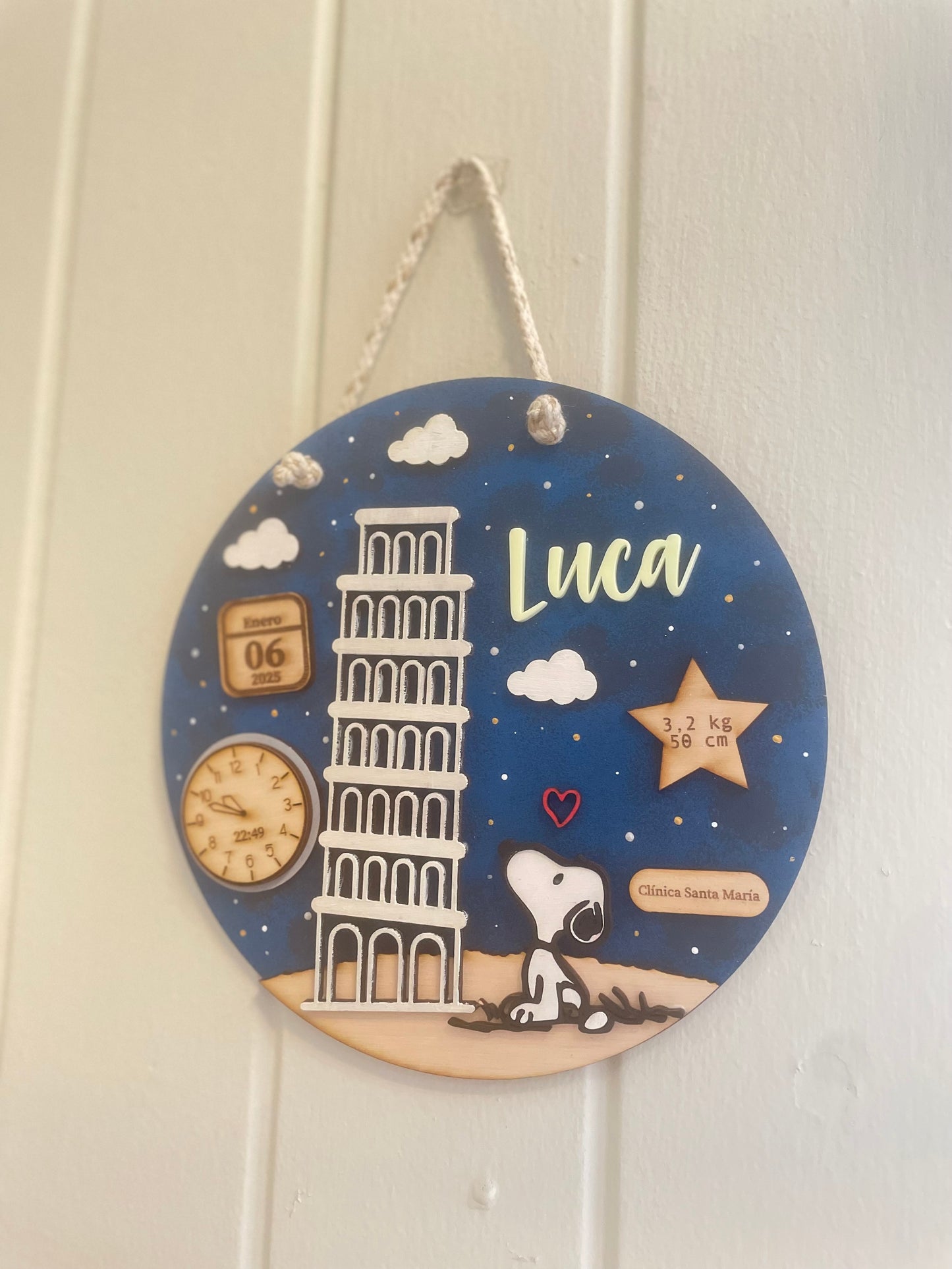 Cartel con datos de nacimiento modelo snoopy torre pisa