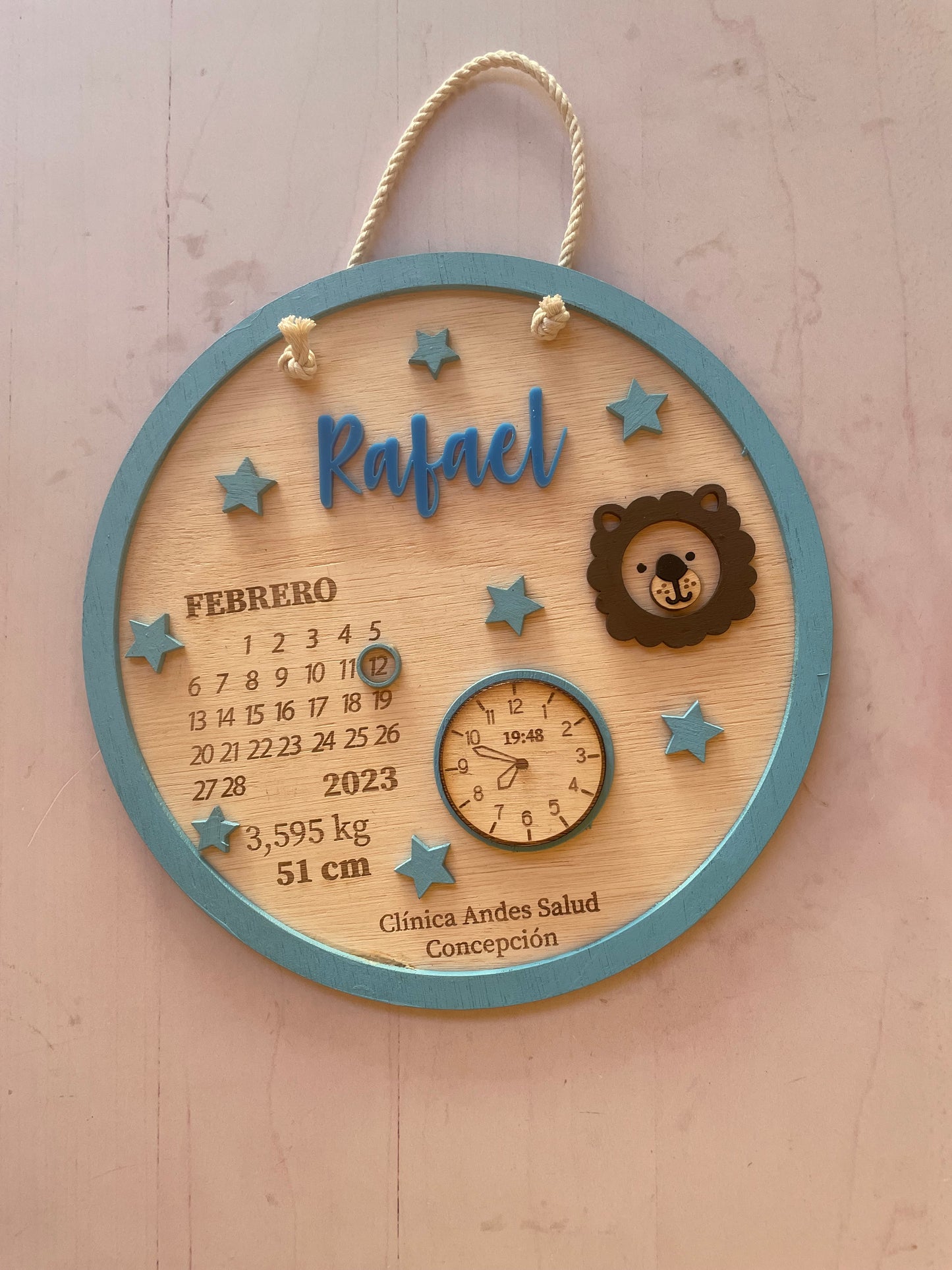 Cartel datos de nacimiento León